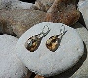 Light gold Swarovski crystal earrings